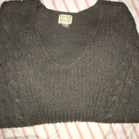 ⭐️ CONVERSE SWEATER ⭐️ LIKE NEW ⭐️ Size XS - Picture 2 of 7